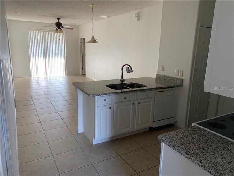 Recently Rented: $1,400 (3 beds, 2 baths, 1309 Square Feet)