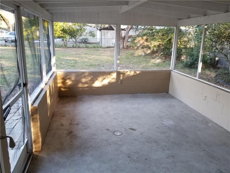 Recently Rented: $1,000 (2 beds, 1 baths, 774 Square Feet)