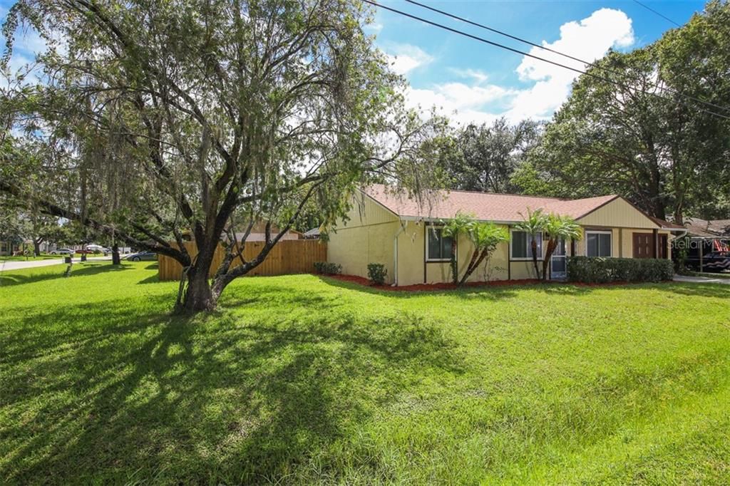 Recently Sold: $209,500 (3 beds, 2 baths, 1092 Square Feet)