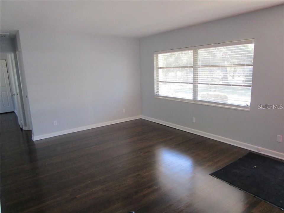 Recently Rented: $1,200 (2 beds, 1 baths, 1117 Square Feet)