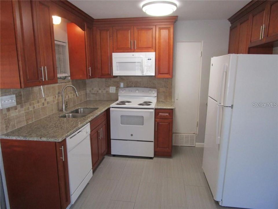 Recently Rented: $1,200 (2 beds, 1 baths, 1117 Square Feet)