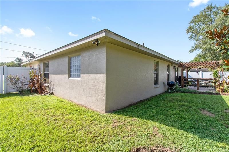 Recently Sold: $185,000 (3 beds, 2 baths, 1690 Square Feet)