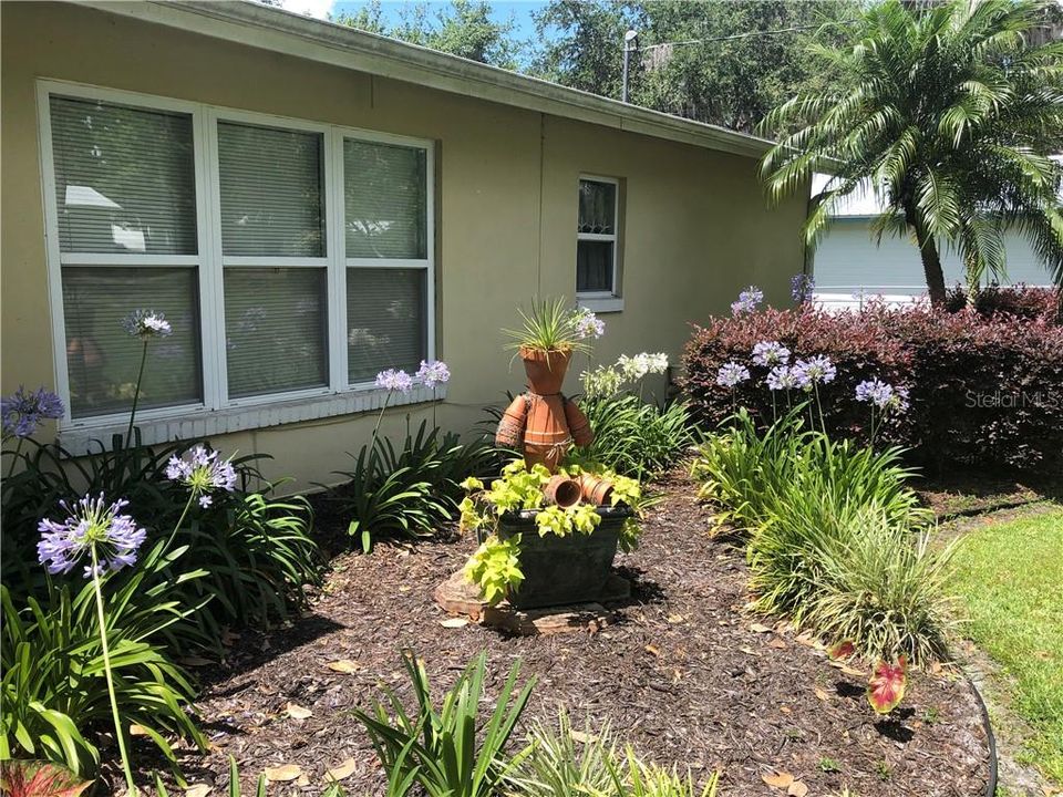 Recently Sold: $425,000 (2 beds, 2 baths, 1780 Square Feet)