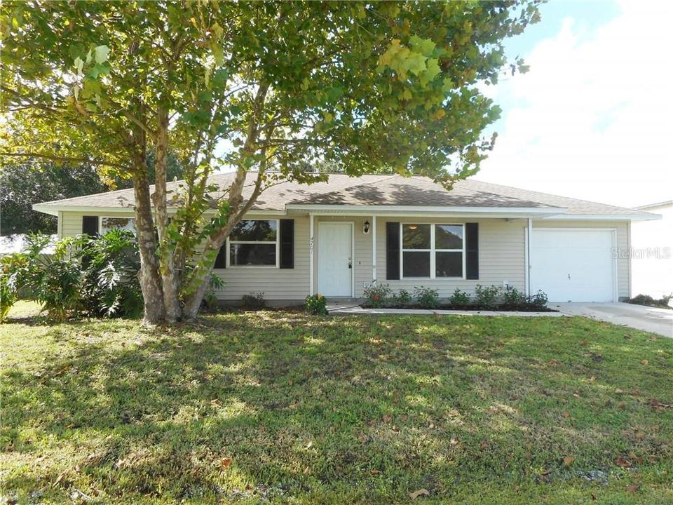 最近售出: $155,000 (3 贝兹, 2 浴室, 1104 平方英尺)