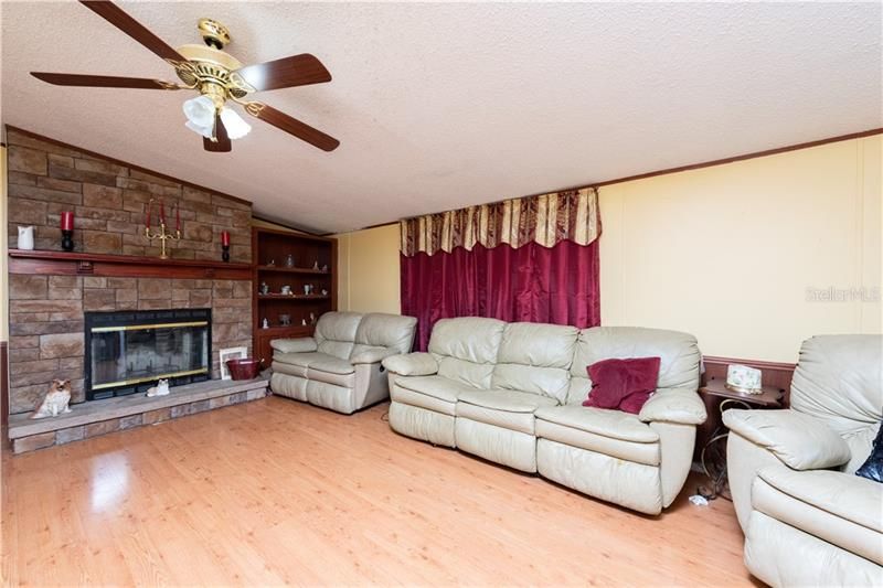 Recently Sold: $141,000 (4 beds, 2 baths, 2280 Square Feet)