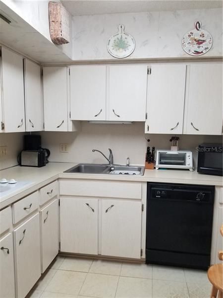 Recently Sold: $62,000 (1 beds, 1 baths, 800 Square Feet)