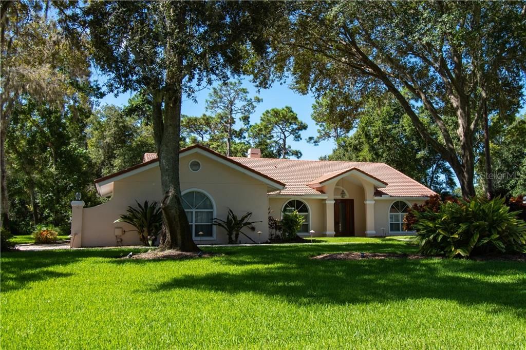Recently Sold: $550,000 (3 beds, 3 baths, 2370 Square Feet)