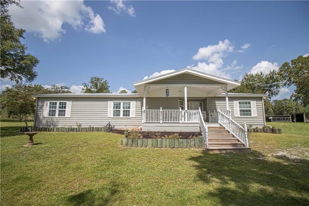 Recently Sold: $395,000 (3 beds, 2 baths, 1927 Square Feet)