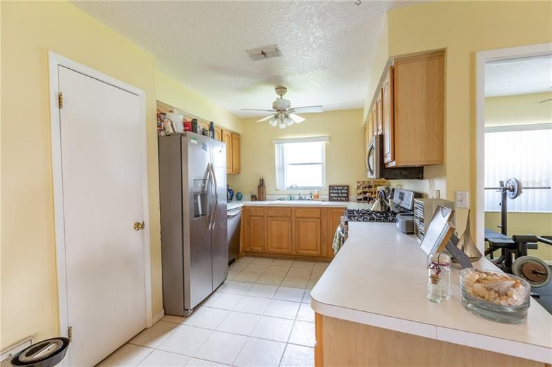 Recently Sold: $184,900 (3 beds, 2 baths, 1477 Square Feet)