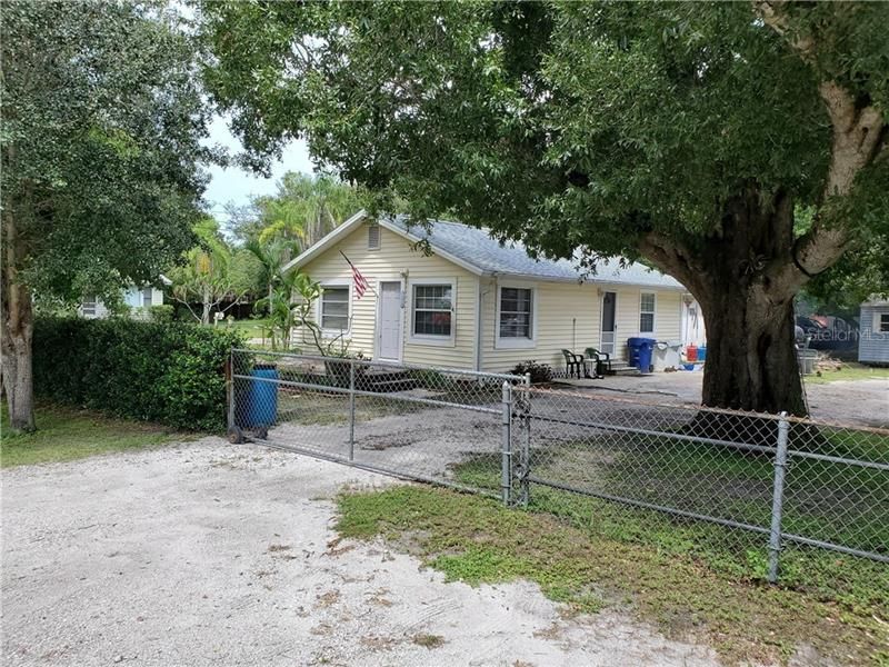 Recently Sold: $138,890 (2 beds, 1 baths, 816 Square Feet)