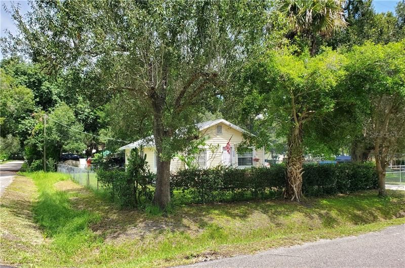 Recently Sold: $138,890 (2 beds, 1 baths, 816 Square Feet)
