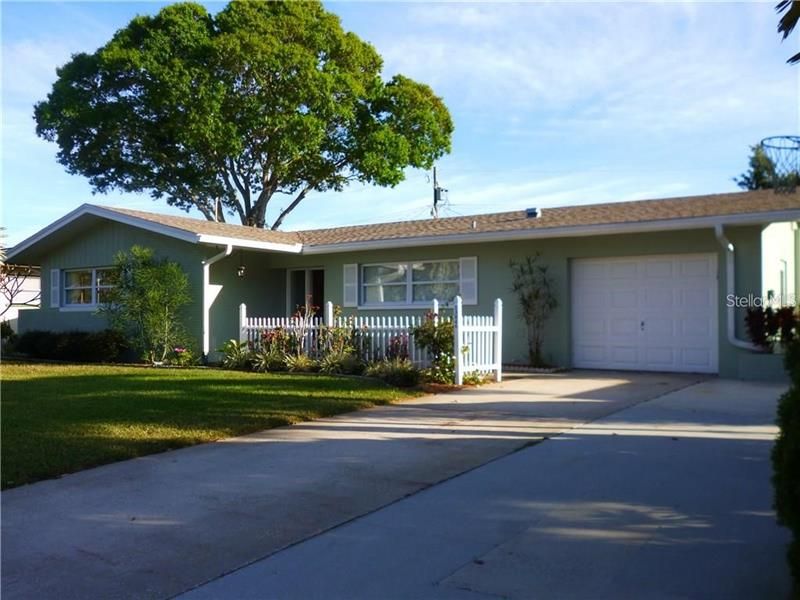 Recently Sold: $320,000 (3 beds, 2 baths, 1744 Square Feet)