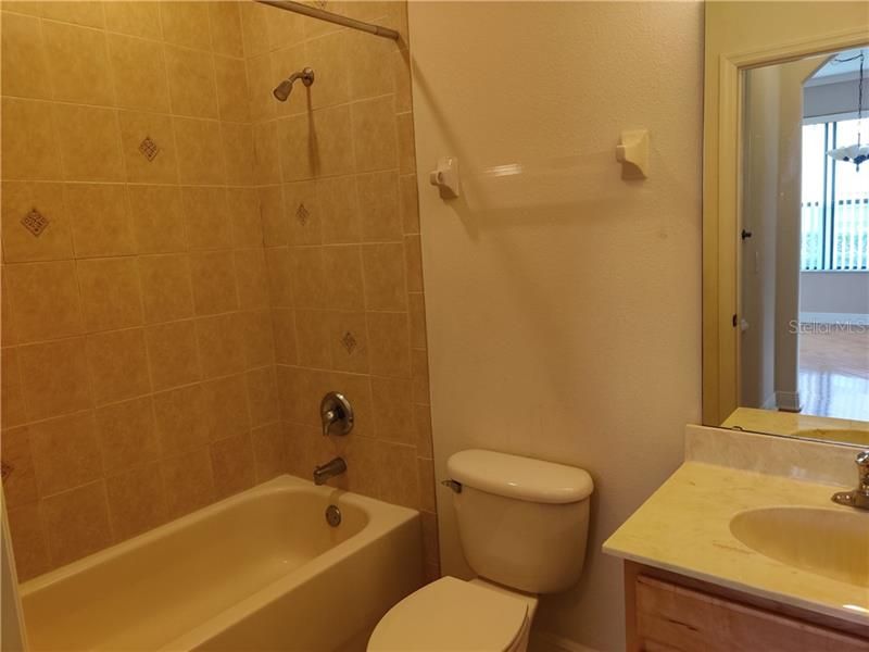 最近租的: $1,600 (2 贝兹, 2 浴室, 1165 平方英尺)
