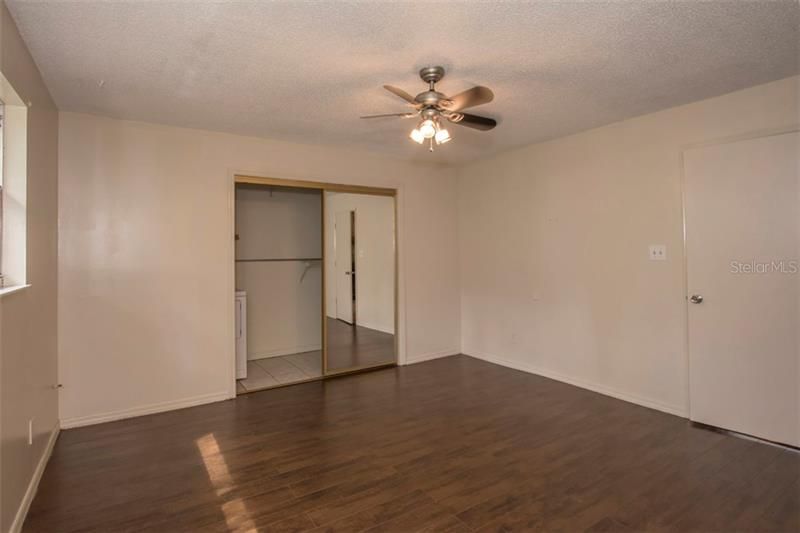 Recently Sold: $109,900 (1 beds, 1 baths, 1060 Square Feet)