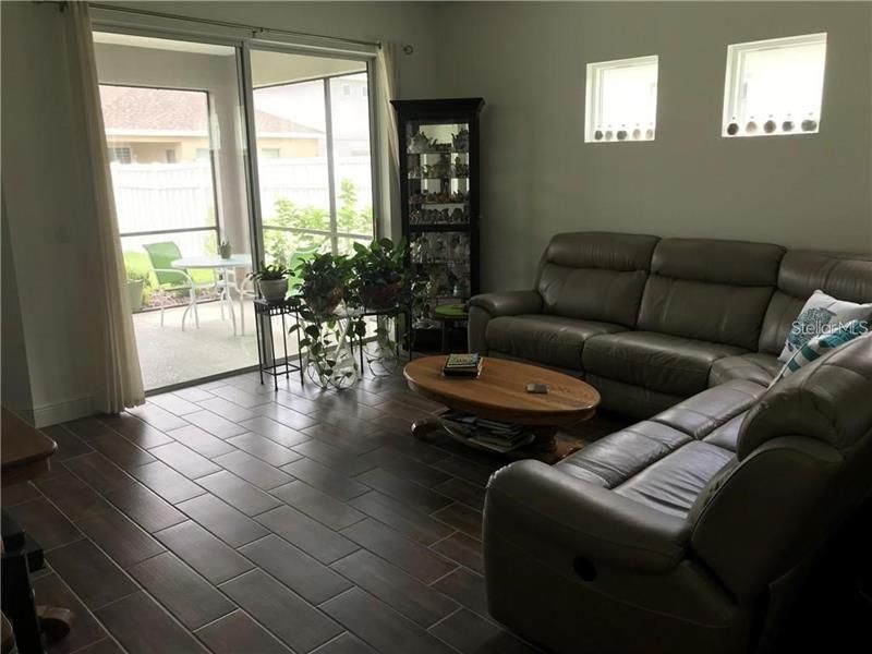 Recently Rented: $1,600 (2 beds, 2 baths, 1293 Square Feet)