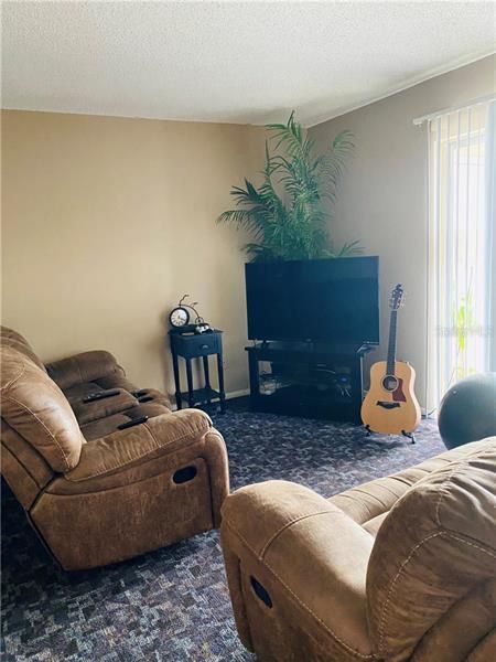 Recently Sold: $82,000 (2 beds, 1 baths, 909 Square Feet)