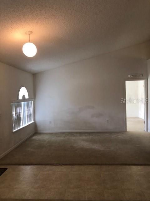 Recently Rented: $1,600 (3 beds, 2 baths, 2029 Square Feet)