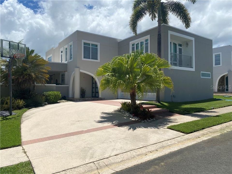 Recently Sold: $259,000 (4 beds, 2 baths, 2419 Square Feet)