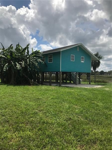 Recently Sold: $329,900 (2 beds, 1 baths, 912 Square Feet)