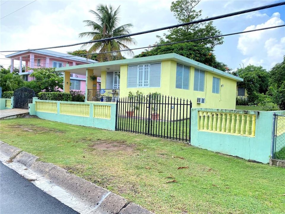 Recently Sold: $242,000 (4 beds, 2 baths, 1200 Square Feet)