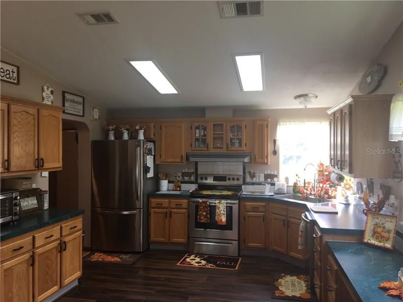 Recently Sold: $159,000 (3 beds, 2 baths, 1824 Square Feet)