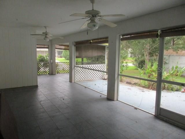 SPACIOU LANAI, MATURE LANDSCAPING AND SHED IN BACK YARD AS WELL