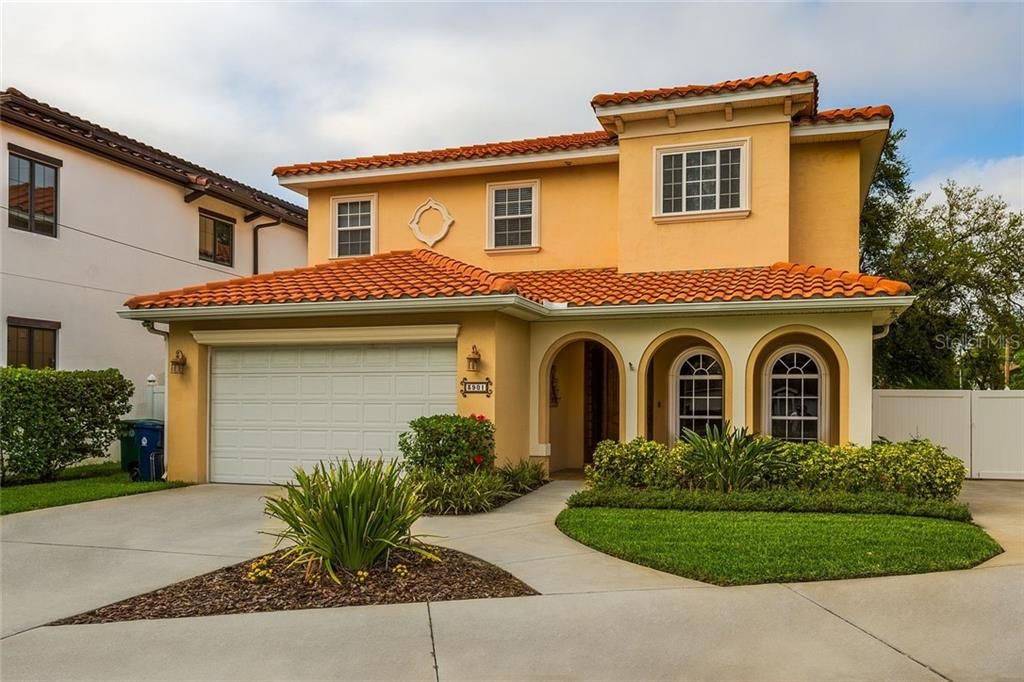 Recently Sold: $772,500 (4 beds, 2 baths, 2748 Square Feet)