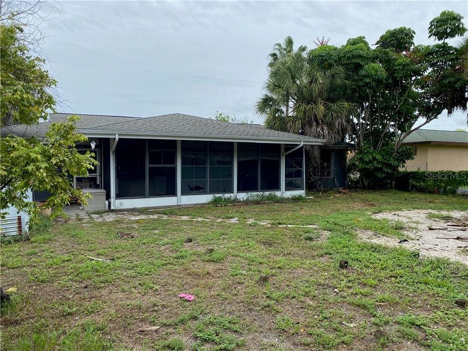 Recently Sold: $79,900 (3 beds, 2 baths, 1367 Square Feet)