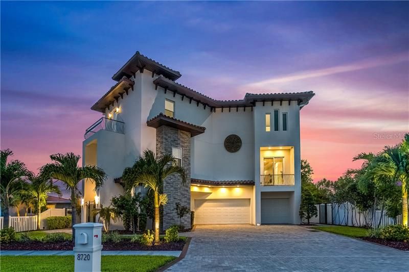 Recently Sold: $2,050,000 (4 beds, 4 baths, 3892 Square Feet)