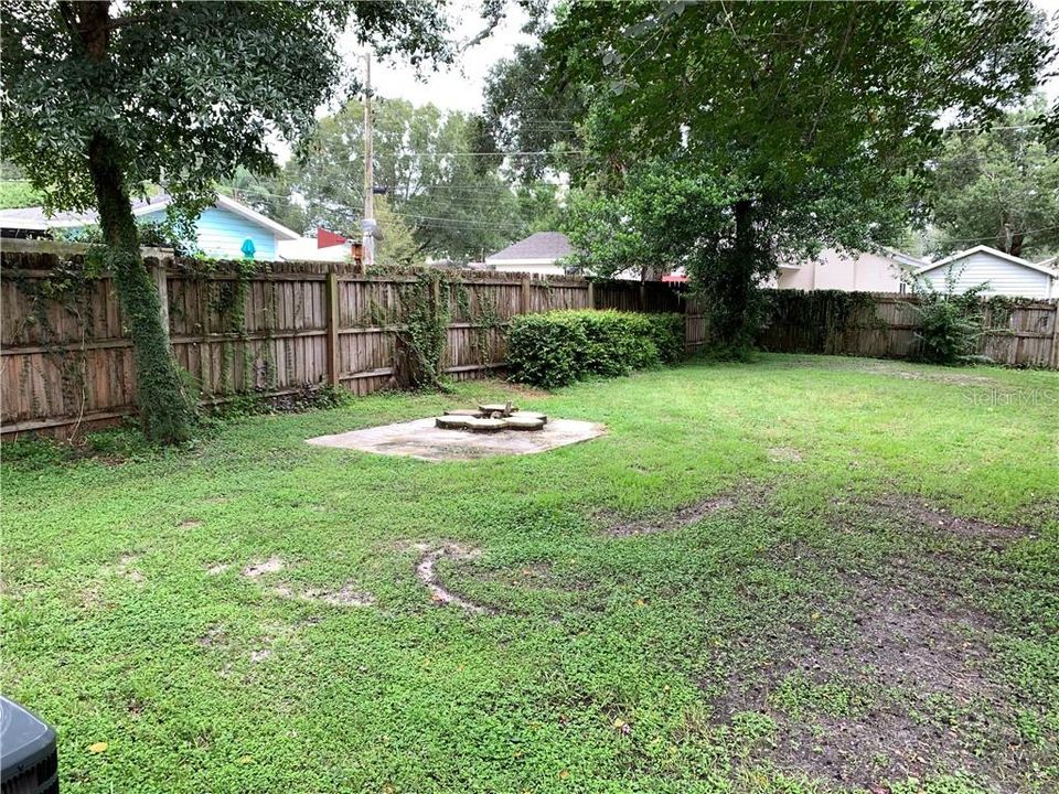 Recently Sold: $194,000 (3 beds, 2 baths, 1086 Square Feet)