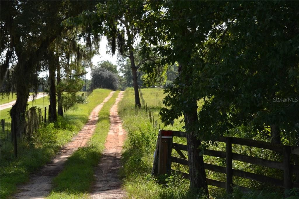 Недавно продано: $1,100,000 (76.68 acres)