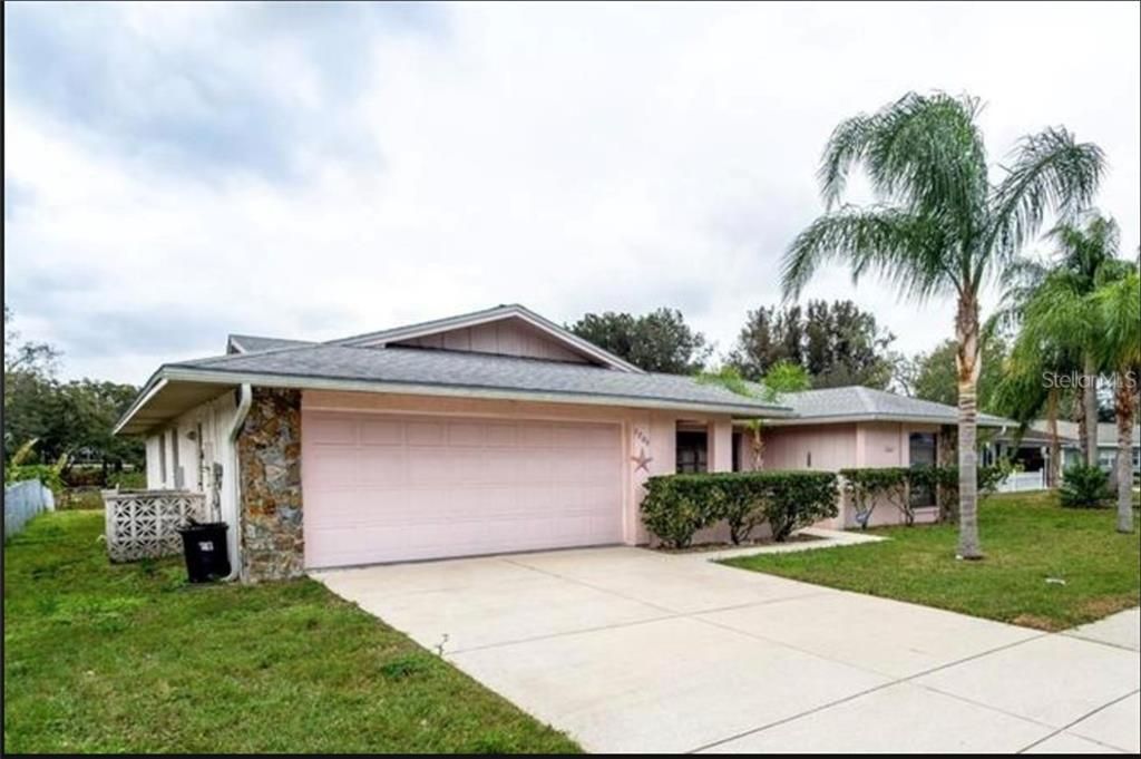 最近售出: $218,900 (3 贝兹, 2 浴室, 1852 平方英尺)