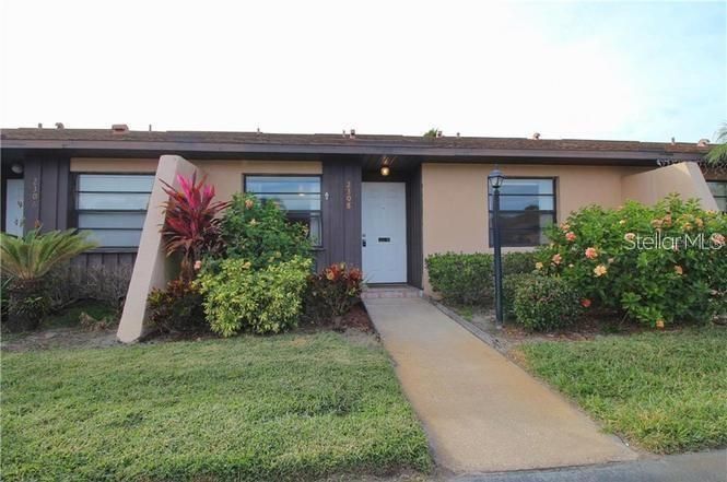 Recently Sold: $130,000 (2 beds, 2 baths, 991 Square Feet)