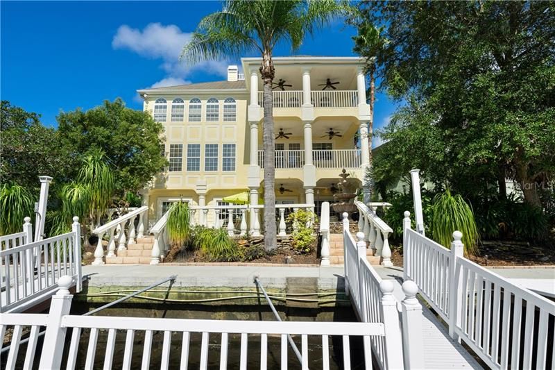 Recently Sold: $695,000 (4 beds, 4 baths, 2294 Square Feet)