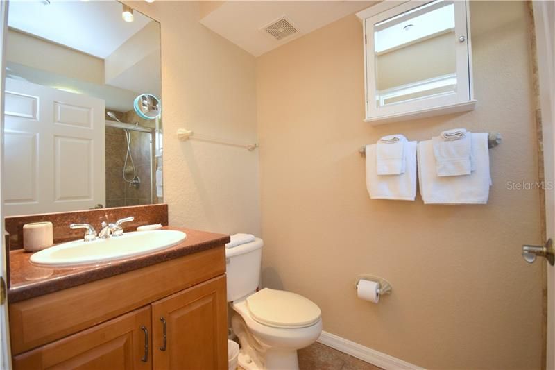 最近售出: $699,000 (2 贝兹, 2 浴室, 1279 平方英尺)