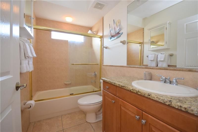 Recently Sold: $699,000 (2 beds, 2 baths, 1279 Square Feet)