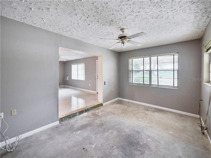 Recently Sold: $99,900 (2 beds, 1 baths, 1101 Square Feet)