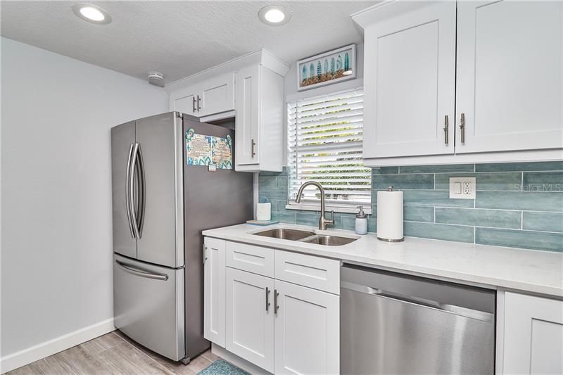 Recently Sold: $485,000 (2 beds, 1 baths, 956 Square Feet)