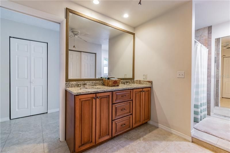 Recently Sold: $850,000 (3 beds, 2 baths, 2578 Square Feet)
