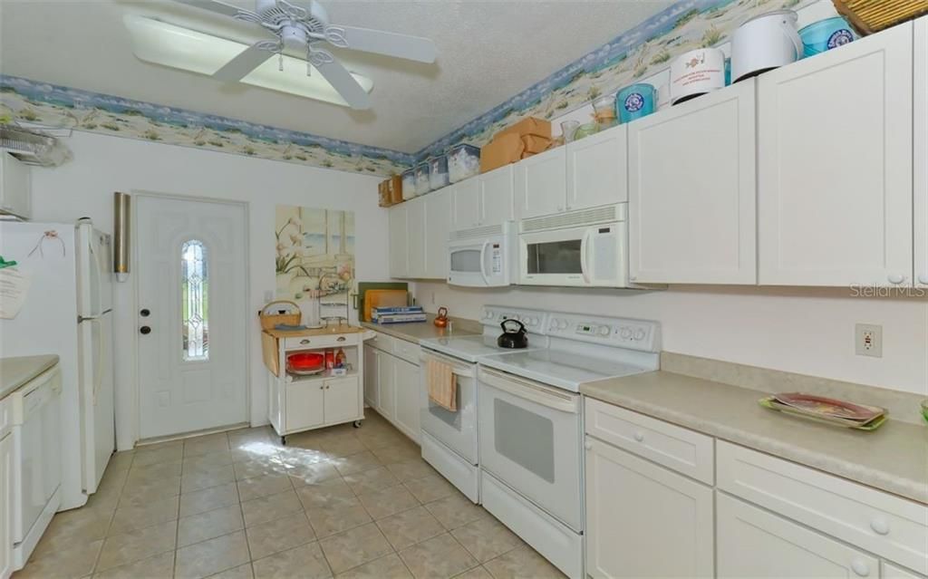 Recently Sold: $375,000 (3 beds, 2 baths, 1441 Square Feet)