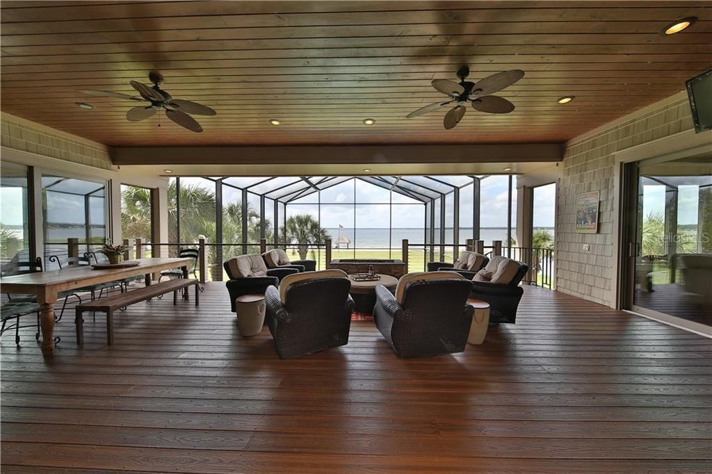Upper Deck Outdoor Living Area