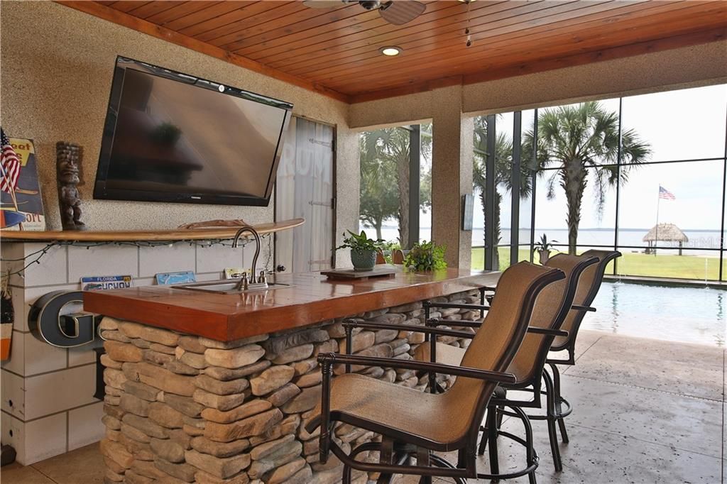 Outdoor Bar and Entertaining Area