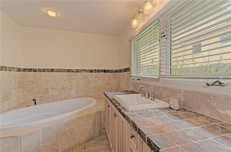 Недавно арендовано: $6,800 (4 спален, 4 ванн, 3448 Квадратных фут)