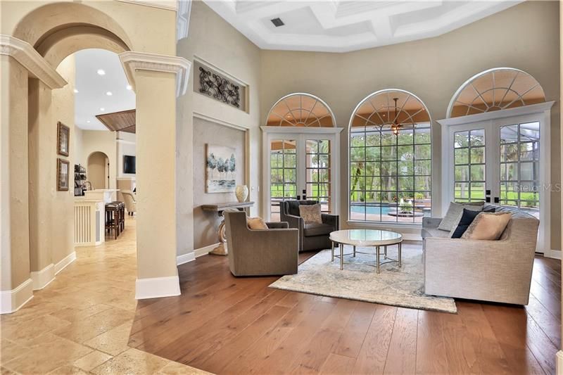 Recently Sold: $895,000 (5 beds, 5 baths, 4439 Square Feet)