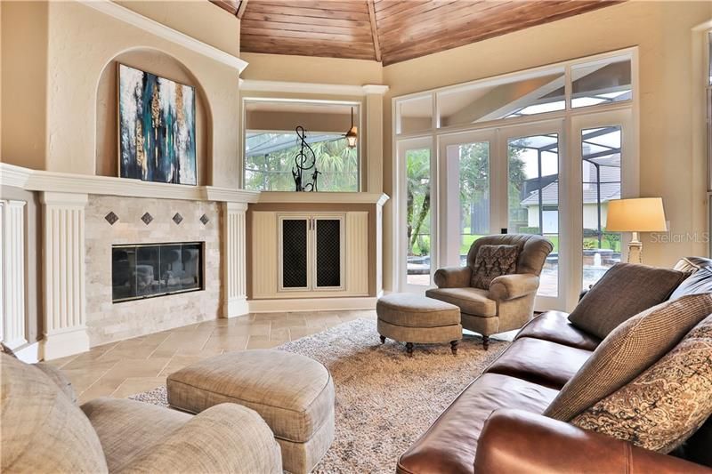 Recently Sold: $895,000 (5 beds, 5 baths, 4439 Square Feet)