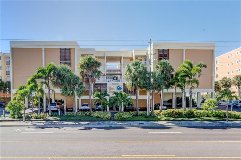 Recently Sold: $415,000 (2 beds, 2 baths, 1065 Square Feet)