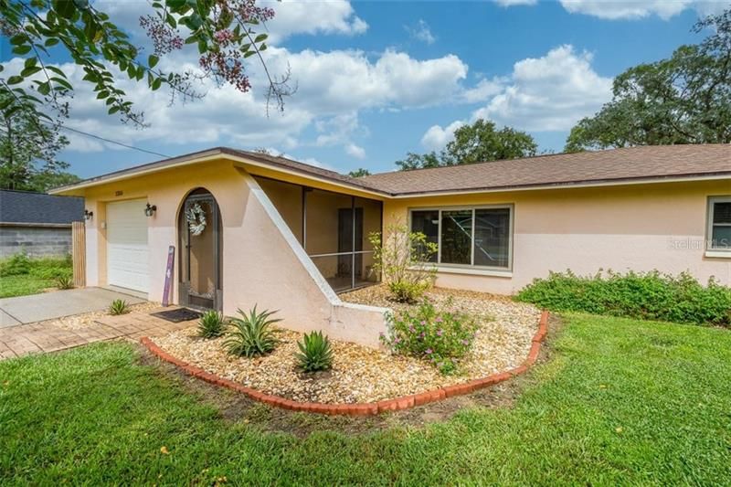 Recently Sold: $150,000 (2 beds, 2 baths, 1156 Square Feet)