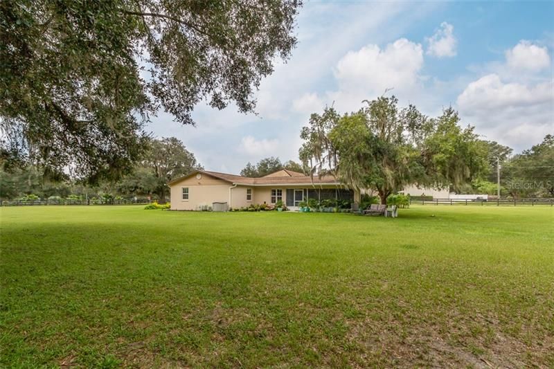 Recently Sold: $385,000 (3 beds, 2 baths, 2009 Square Feet)