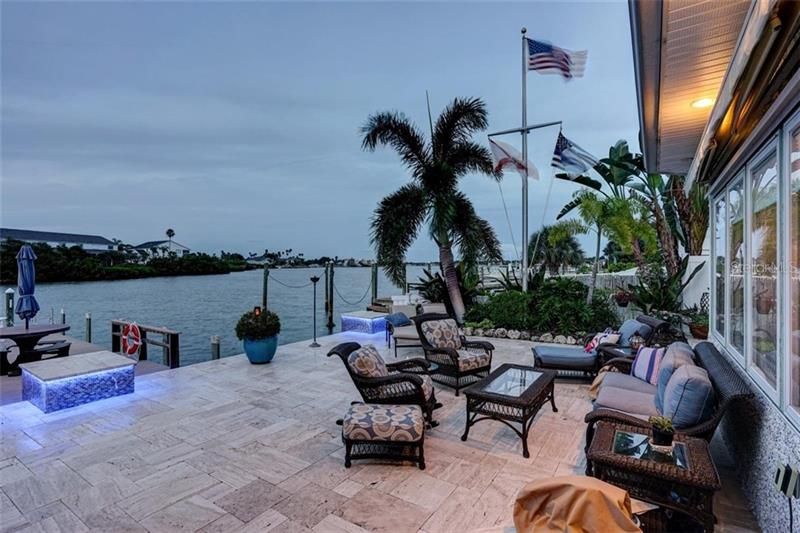 Recently Sold: $1,025,000 (4 beds, 3 baths, 2476 Square Feet)