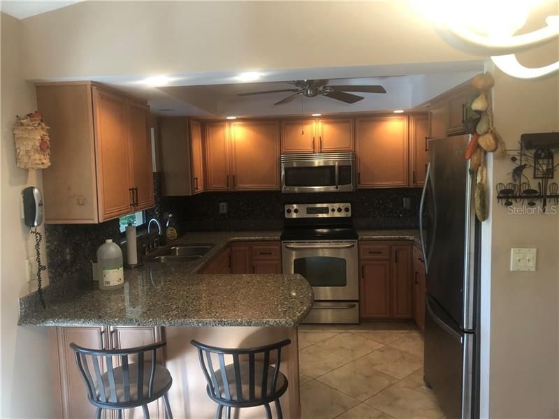 Recently Sold: $260,000 (3 beds, 2 baths, 1279 Square Feet)
